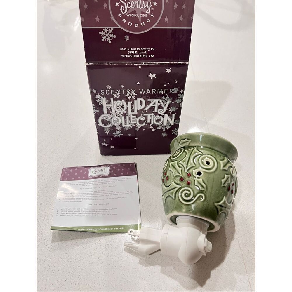 Scentsy Ceramic Green Holly Leaf Red Berries Plug-in Wax Warmer Holiday NWOT